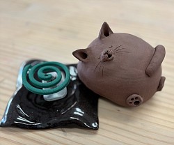 ネコの蚊遣器